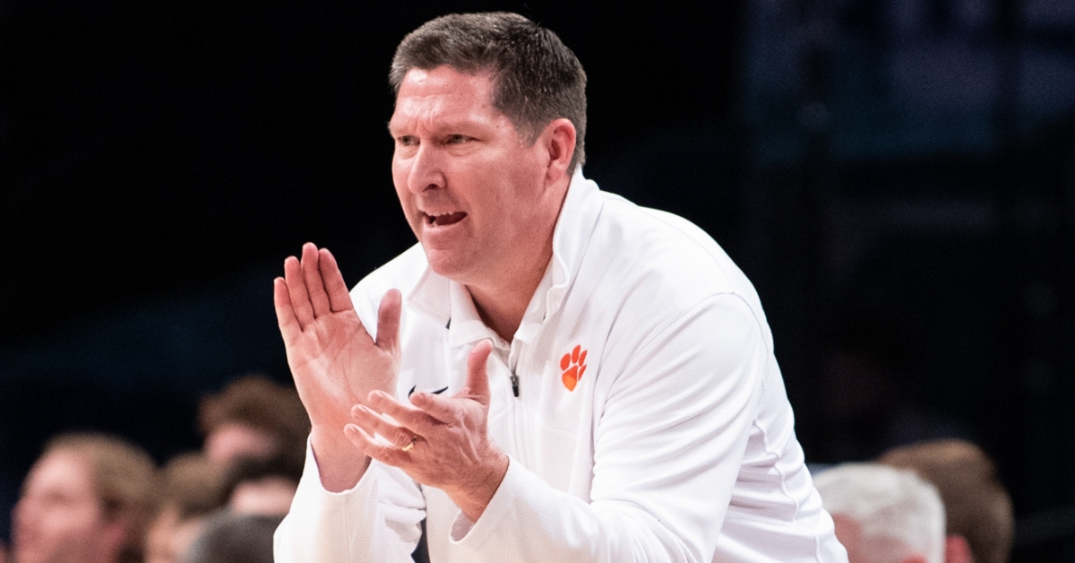 brownell-clapping