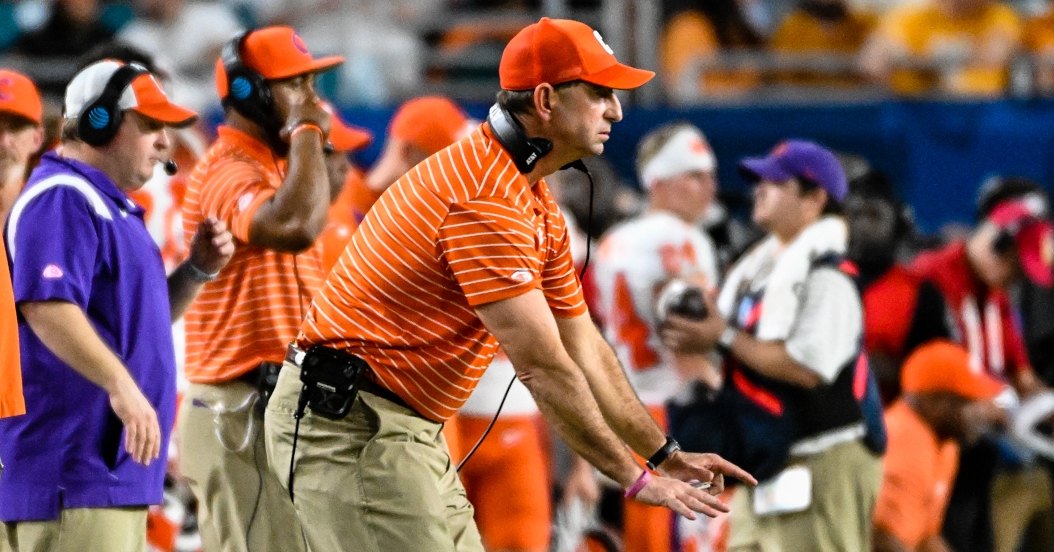 swinney-orangebowl-hands