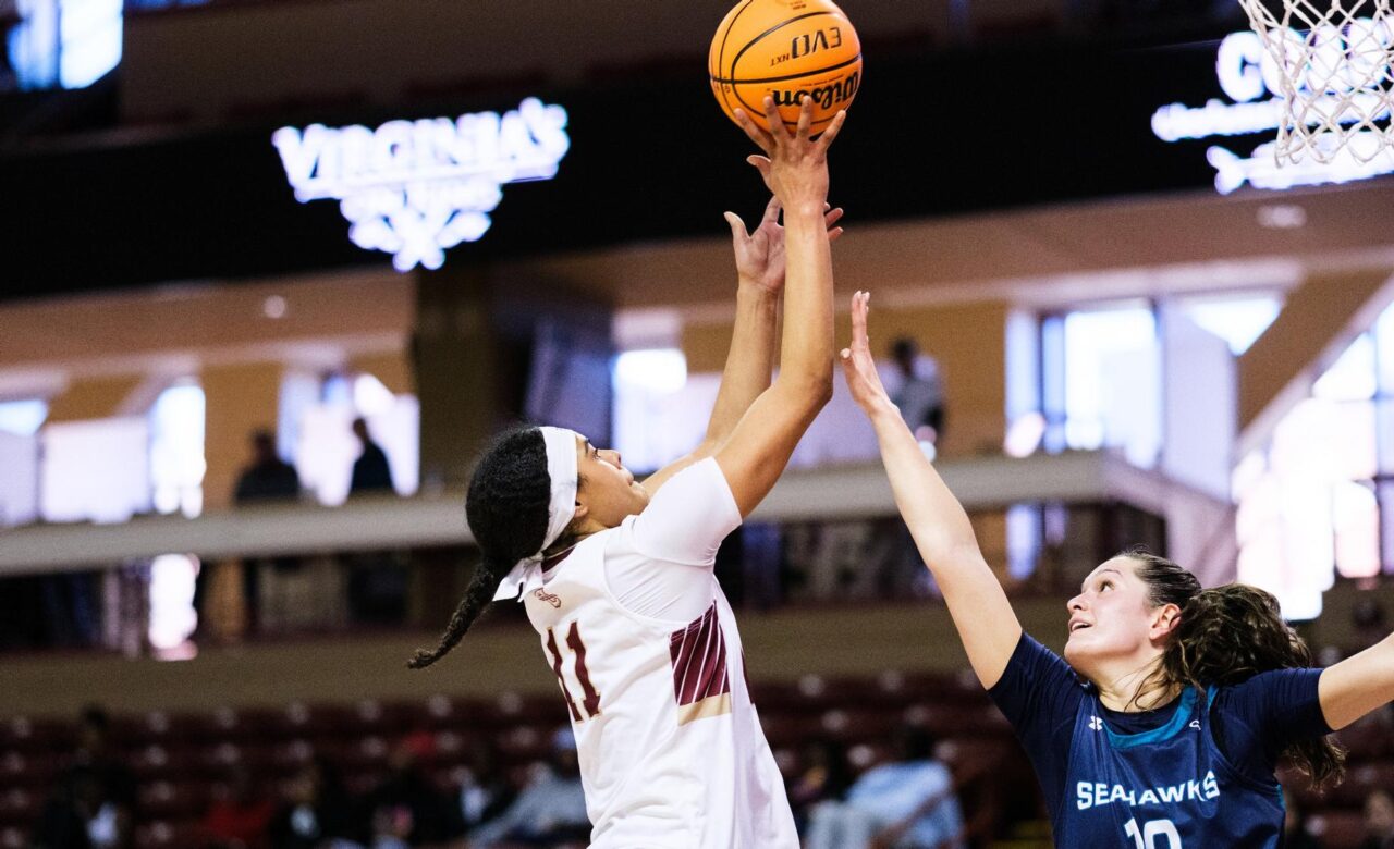 20240128_CofC_WBB_vs_UNCW_MAV_136