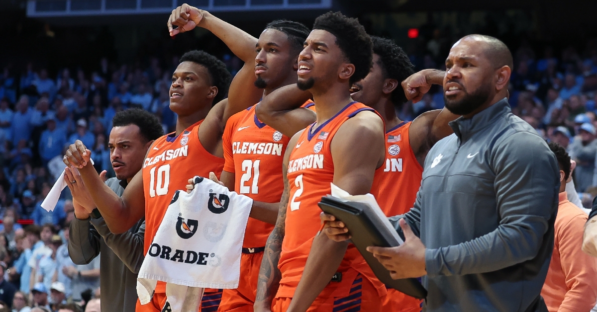 clemson-bench-unc