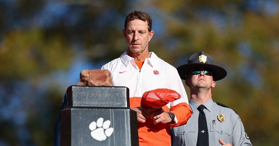 swinney-hat-off-hill