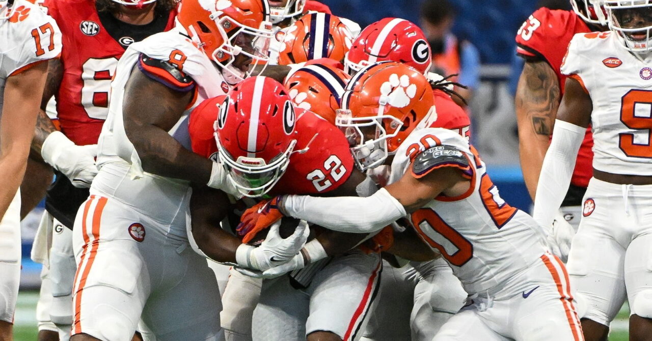 terrell-uga-tackle