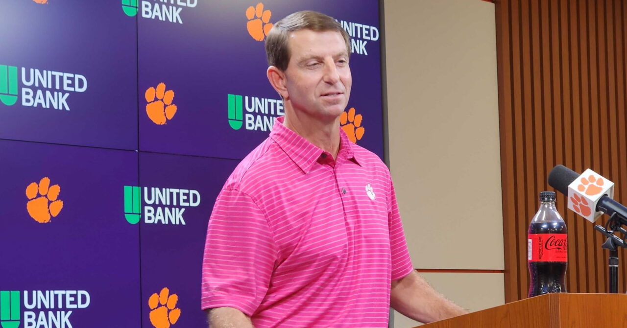 swinney-dabo-pink