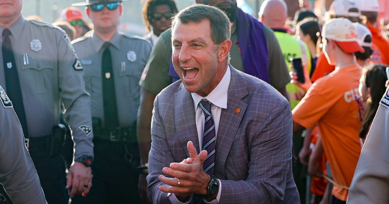 swinney-dabo-happy-clap