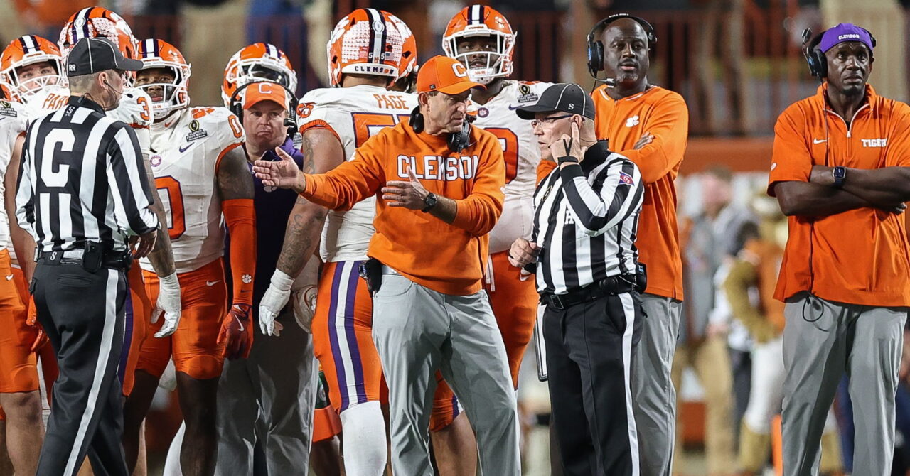 swinney-dabo-argue-texas